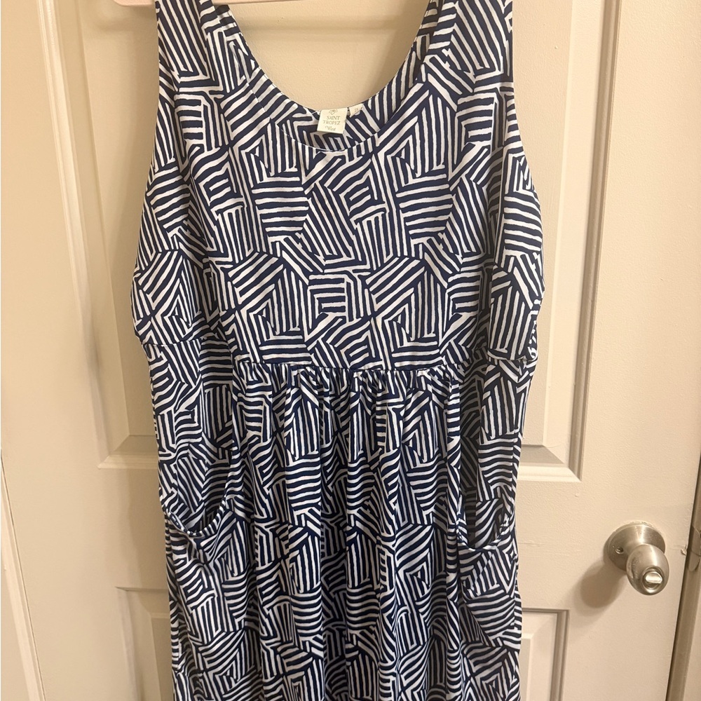 Saint Tropez West Geometric Print Dress in Navy and White